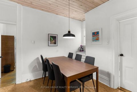 Photo 2 at 10 Borden Street, University, Toronto