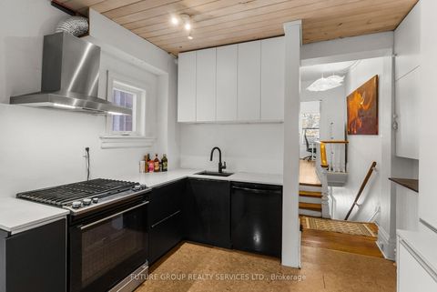 Photo 4 at 10 Borden Street, University, Toronto