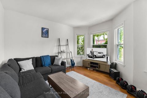 Photo 6 at 10 Borden Street, University, Toronto Photo 6 at 10 Borden Street, University, Toronto