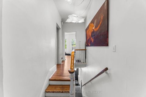 Photo 11 at 10 Borden Street, University, Toronto