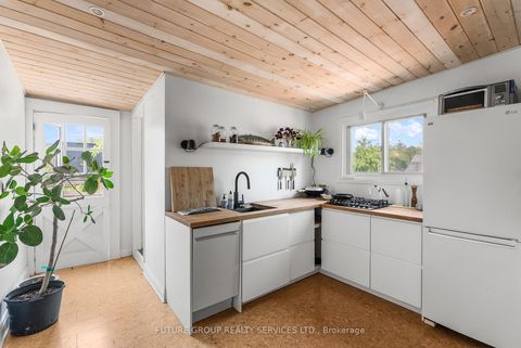 Photo 12 at 10 Borden Street, University, Toronto Photo 12 at 10 Borden Street, University, Toronto