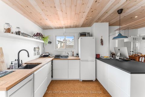 Photo 13 at 10 Borden Street, University, Toronto Photo 13 at 10 Borden Street, University, Toronto