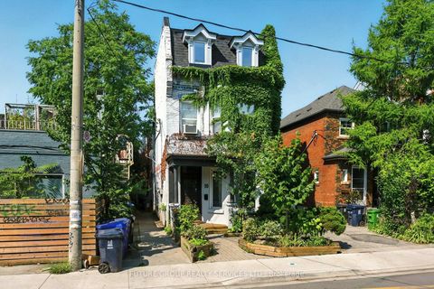 Photo 32 at 10 Borden Street, University, Toronto