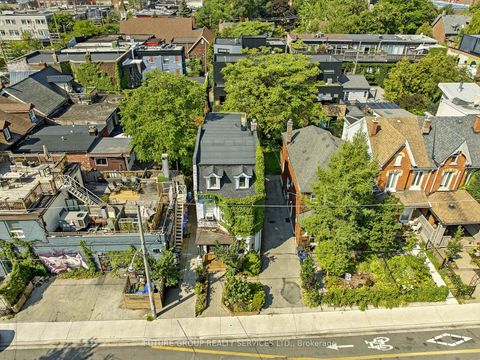 Photo 33 at 10 Borden Street, University, Toronto