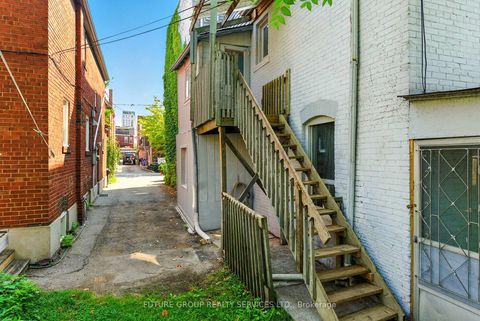 Photo 35 at 10 Borden Street, University, Toronto