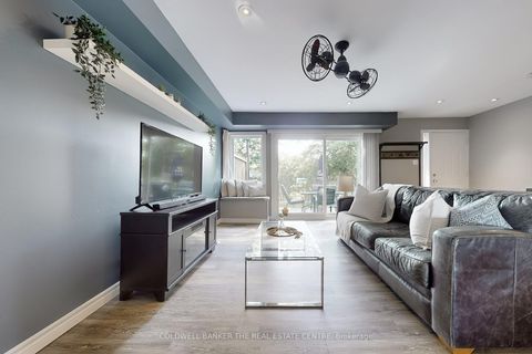 Photo 2 at 195 Milestone Crescent, Aurora Village, Aurora Photo 2 at 195 Milestone Crescent, Aurora Village, Aurora