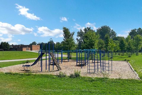 Photo 31 at 195 Milestone Crescent, Aurora Village, Aurora Photo 31 at 195 Milestone Crescent, Aurora Village, Aurora