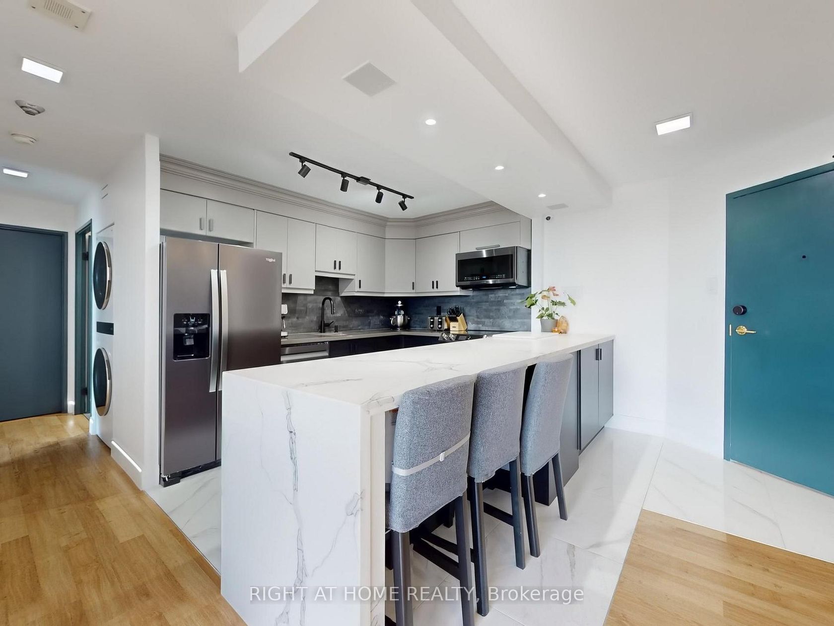 1403 - 4205 Shipp Drive, City Centre, Mississauga 