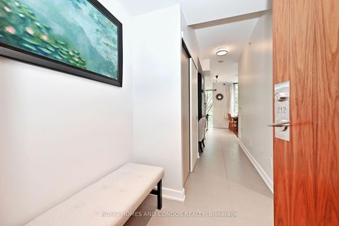 Photo 2 at 212 - 3 Market Street, Waterfront Communities C8, Toronto