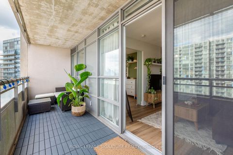 Photo 15 at 1323 - 38 Joe Shuster Way, South Parkdale, Toronto