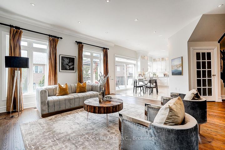 Photo 10 at 50 Hayfield Crescent, Jefferson, Richmond Hill