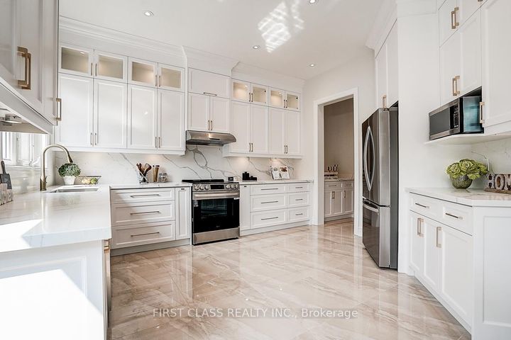 Photo 14 at 50 Hayfield Crescent, Jefferson, Richmond Hill