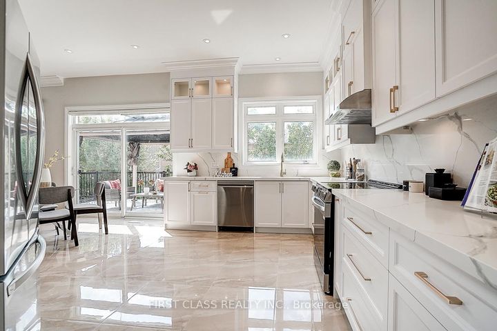 Photo 16 at 50 Hayfield Crescent, Jefferson, Richmond Hill