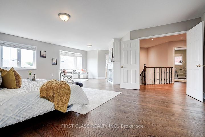 Photo 24 at 50 Hayfield Crescent, Jefferson, Richmond Hill