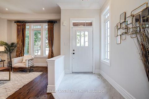 Photo 2 at 50 Hayfield Crescent, Jefferson, Richmond Hill