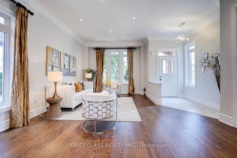 Photo 3 at 50 Hayfield Crescent, Jefferson, Richmond Hill