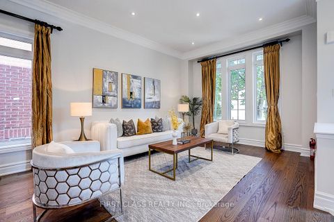 Photo 4 at 50 Hayfield Crescent, Jefferson, Richmond Hill