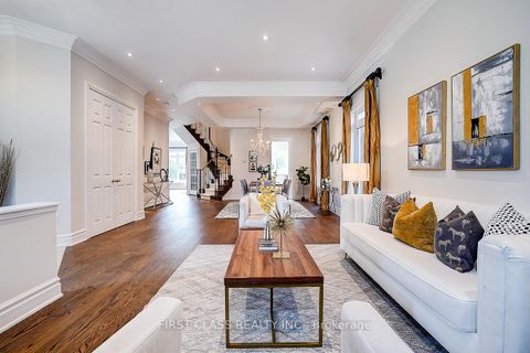 Photo 6 at 50 Hayfield Crescent, Jefferson, Richmond Hill
