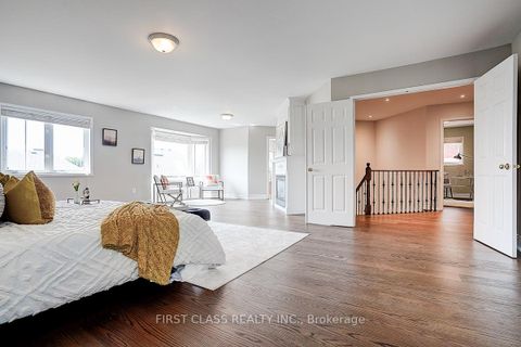 Photo 24 at 50 Hayfield Crescent, Jefferson, Richmond Hill