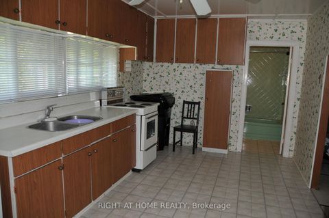 Photo 2 at 1557 Houston Avenue, Rural Innisfil, Innisfil Photo 2 at 1557 Houston Avenue, Rural Innisfil, Innisfil