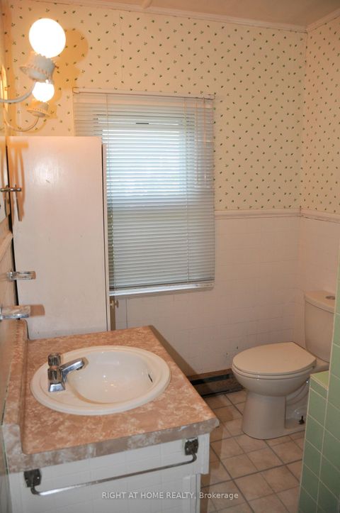 Photo 4 at 1557 Houston Avenue, Rural Innisfil, Innisfil