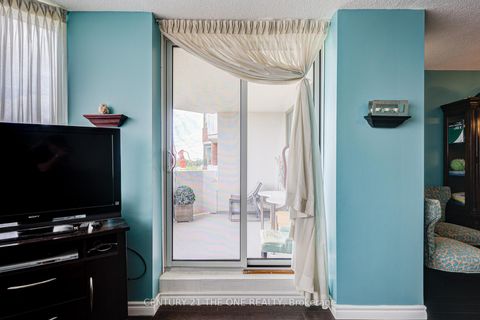 Photo 16 at 808 - 121 Ling Road, West Hill, Toronto