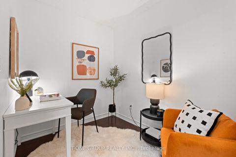 Photo 3 at 605 - 761 Bay Street, Bay Street Corridor, Toronto
