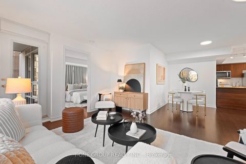 Photo 9 at 605 - 761 Bay Street, Bay Street Corridor, Toronto