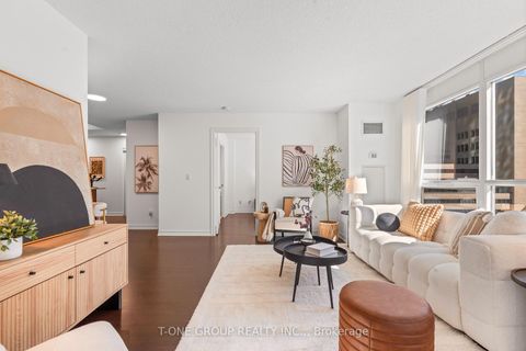 Photo 10 at 605 - 761 Bay Street, Bay Street Corridor, Toronto