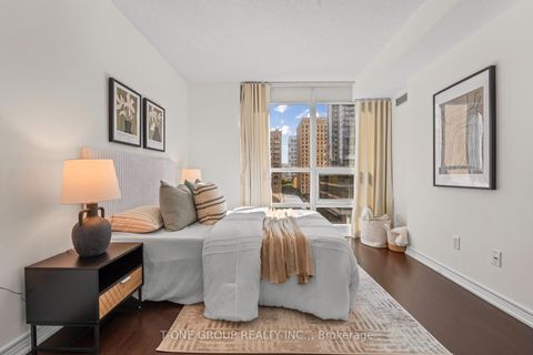 Photo 15 at 605 - 761 Bay Street, Bay Street Corridor, Toronto