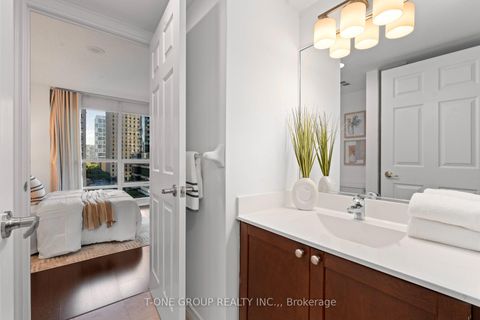 Photo 16 at 605 - 761 Bay Street, Bay Street Corridor, Toronto