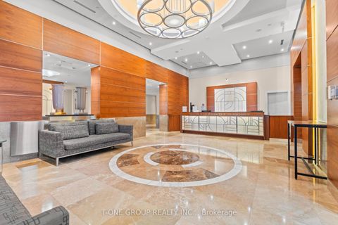 Photo 22 at 605 - 761 Bay Street, Bay Street Corridor, Toronto