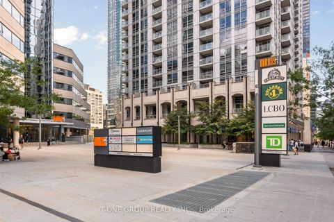 Photo 25 at 605 - 761 Bay Street, Bay Street Corridor, Toronto
