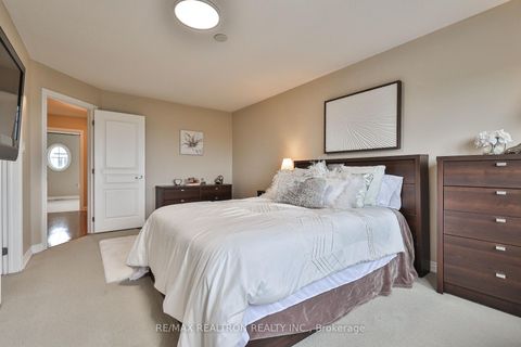 Photo 13 at 73 Shirrick Drive, Jefferson, Richmond Hill