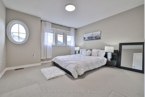 Photo 19 at 73 Shirrick Drive, Jefferson, Richmond Hill