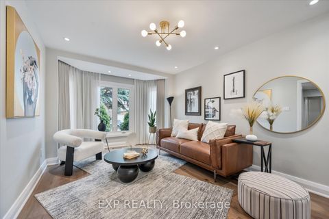 Photo 6 at 10 Stratford Drive, Doncrest, Richmond Hill