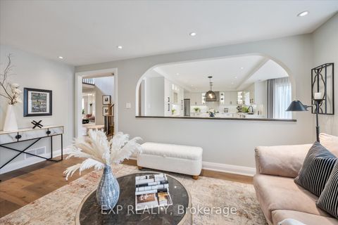 Photo 13 at 10 Stratford Drive, Doncrest, Richmond Hill