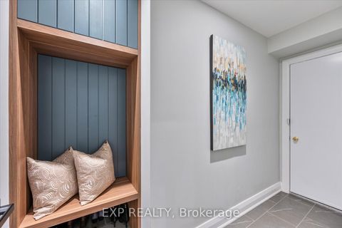 Photo 15 at 10 Stratford Drive, Doncrest, Richmond Hill