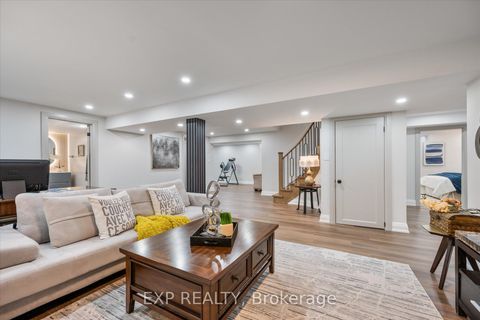 Photo 33 at 10 Stratford Drive, Doncrest, Richmond Hill