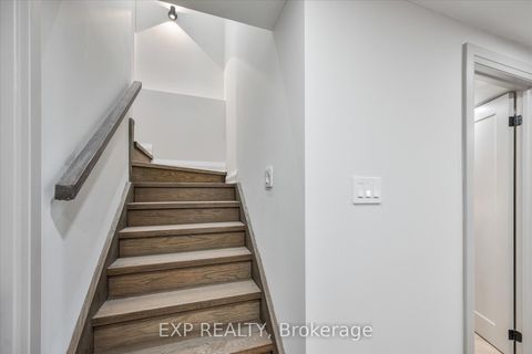 Photo 40 at 10 Stratford Drive, Doncrest, Richmond Hill