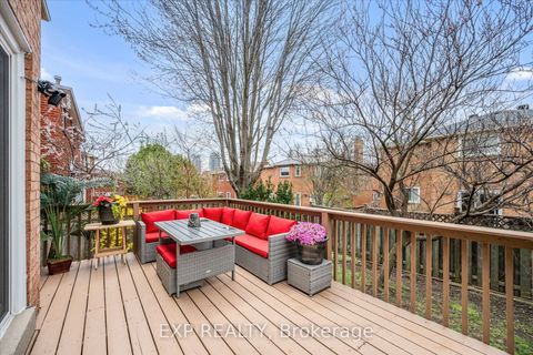 Photo 42 at 10 Stratford Drive, Doncrest, Richmond Hill