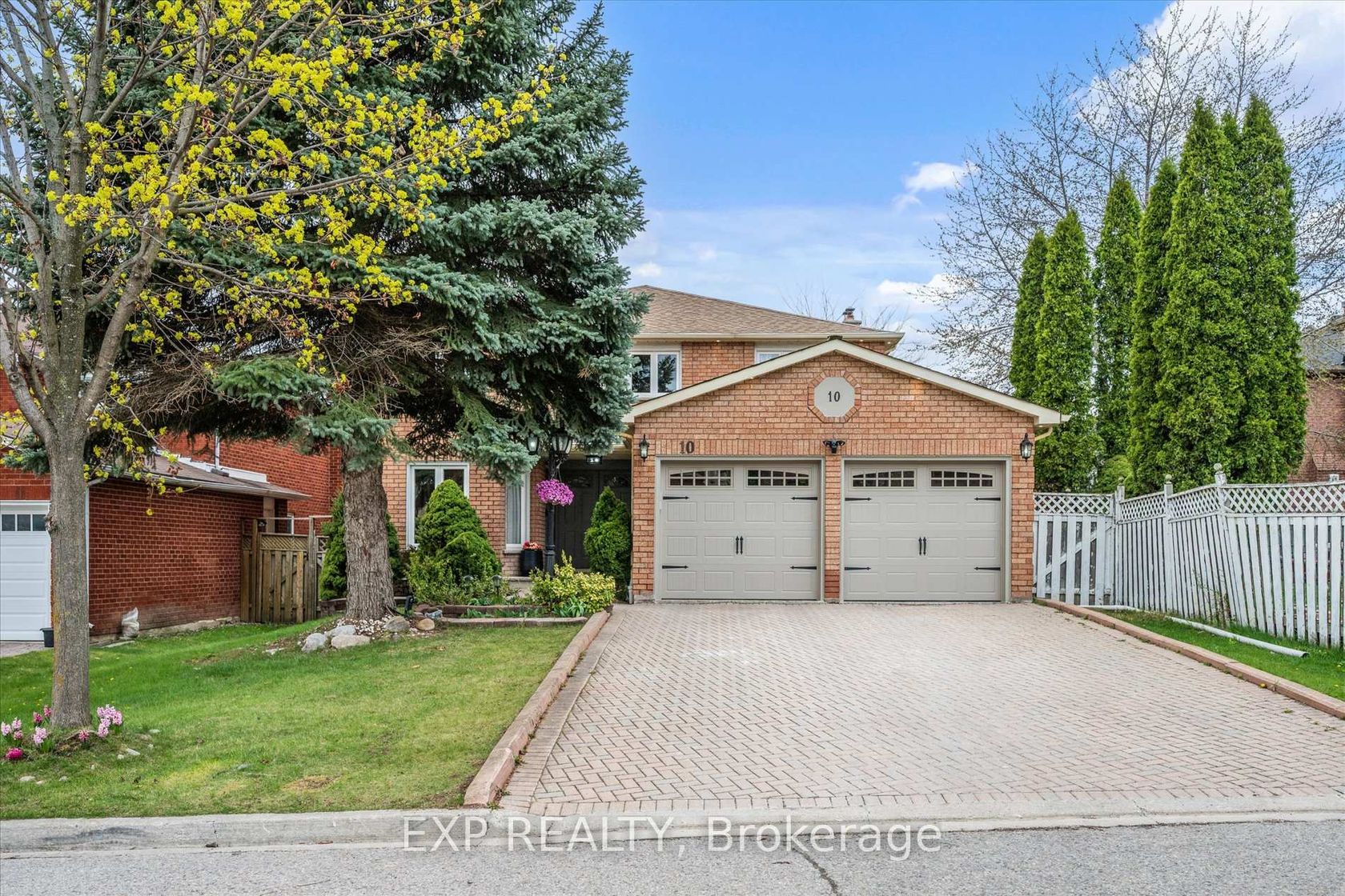 10 Stratford Drive, Doncrest, Richmond Hill 
