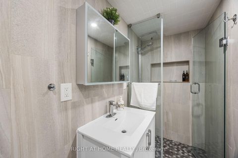 Photo 34 at 107 Otter Crescent, Nortown, Toronto