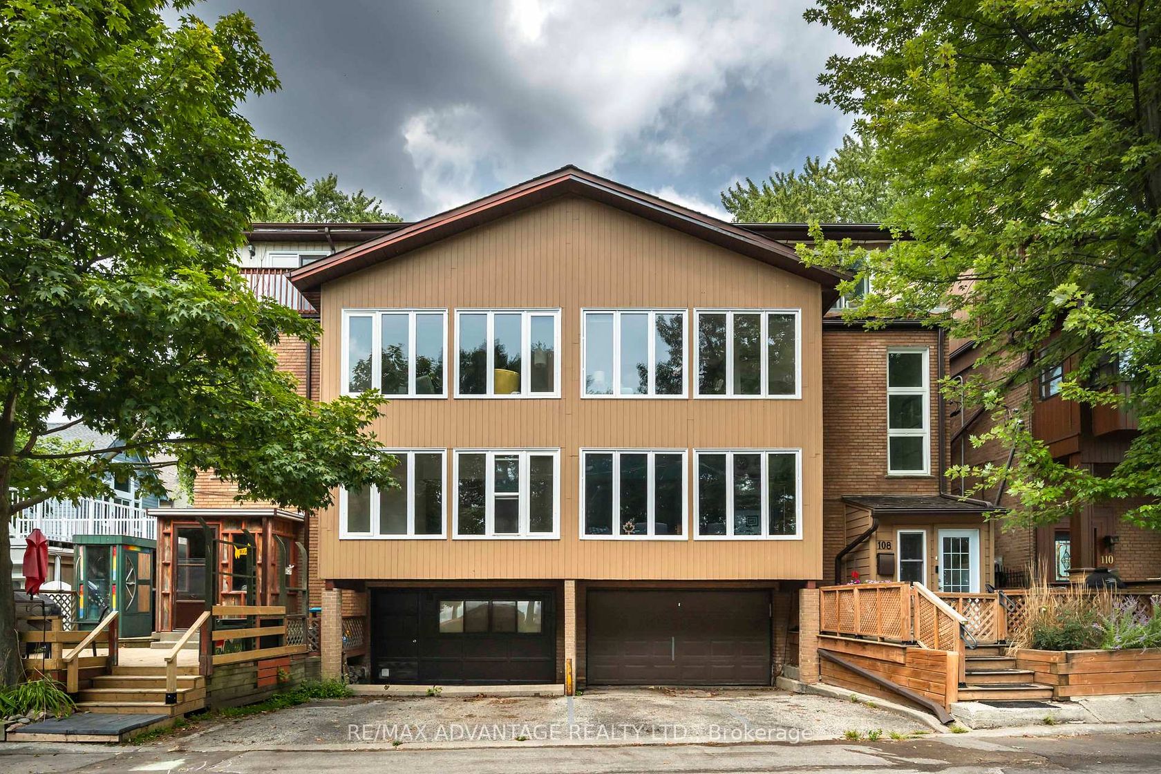 106 Hubbard Boulevard, The Beaches, Toronto by Loree Meneguzzi Real Estate 106 Hubbard Boulevard, The Beaches, Toronto