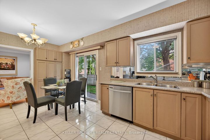 Photo 14 at 591 Plantation Gate, Summerhill Estates, Newmarket