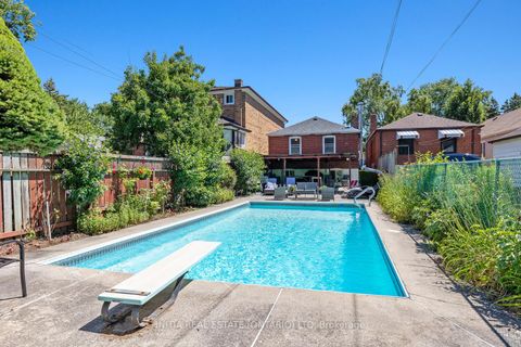 Photo 4 at 38 North Edgely Avenue, Birchmount, Toronto