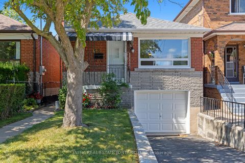 Photo 8 at 38 North Edgely Avenue, Birchmount, Toronto