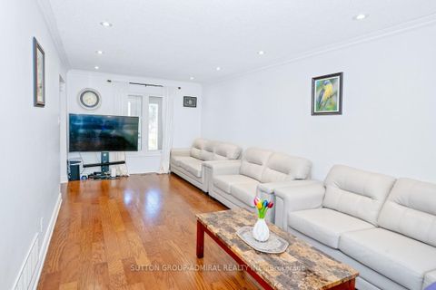 Photo 4 at 85 Glen Crescent, Uplands, Vaughan