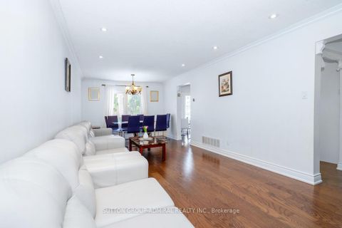Photo 5 at 85 Glen Crescent, Uplands, Vaughan