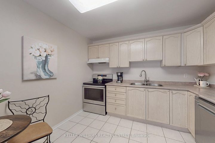 Photo 7 at 78 Clearmeadow Boulevard, Summerhill Estates, Newmarket